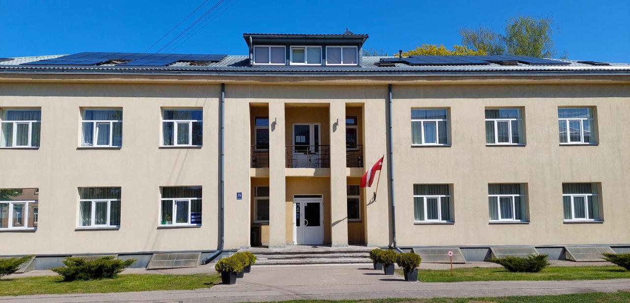 Happy Hotel Riga Bagian luar foto