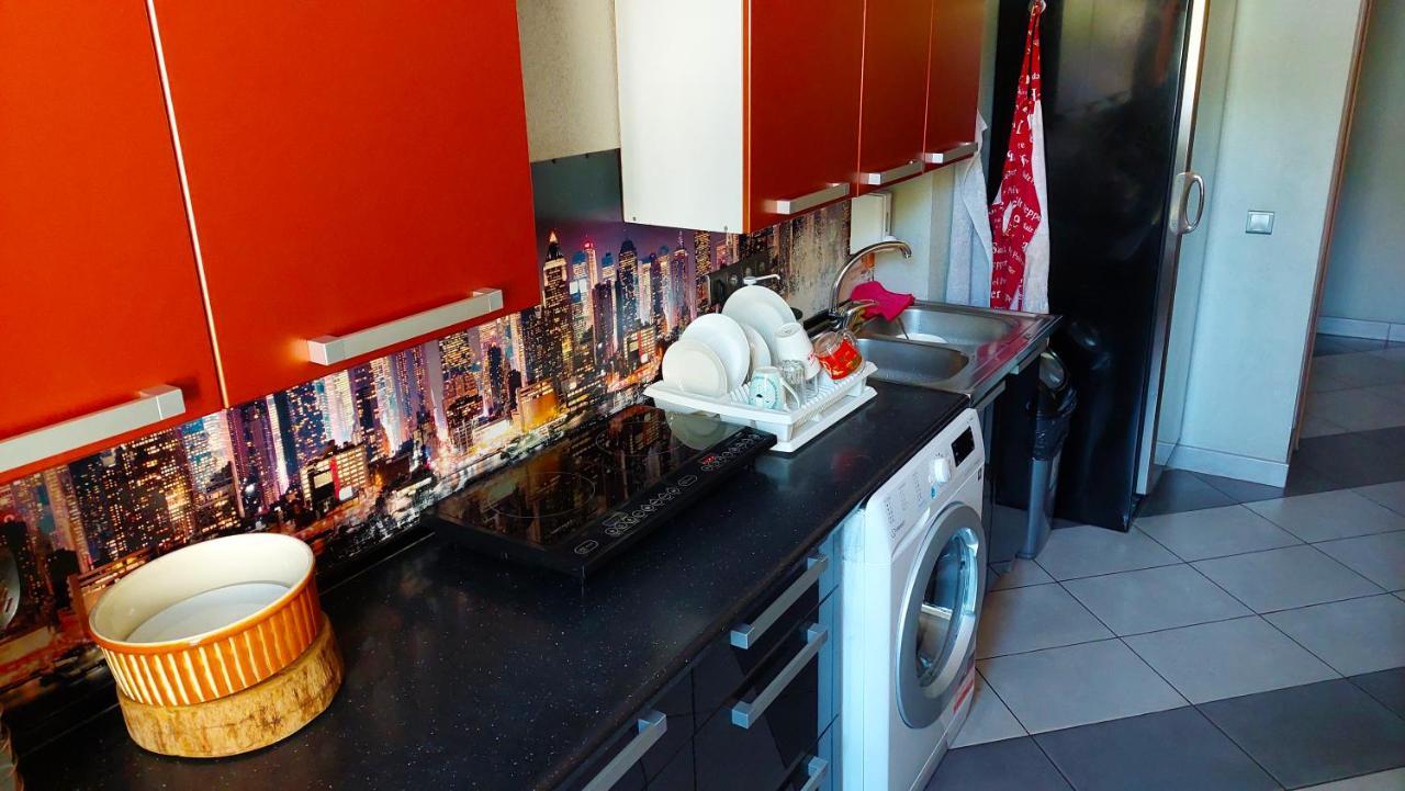 Happy Hotel Riga Bagian luar foto