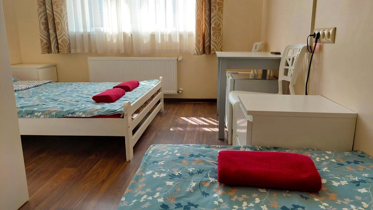 Happy Hotel Riga Bagian luar foto