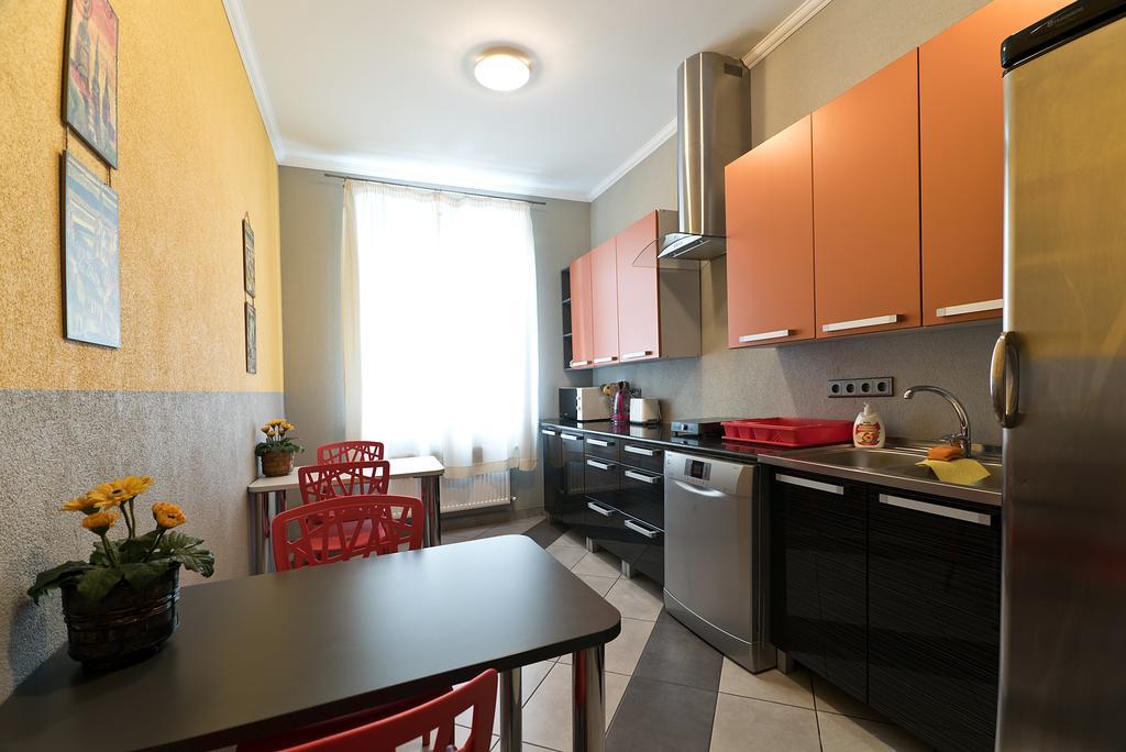 Happy Hotel Riga Bagian luar foto