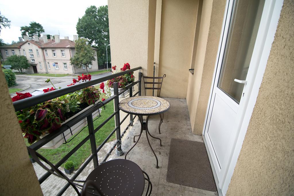 Happy Hotel Riga Bagian luar foto