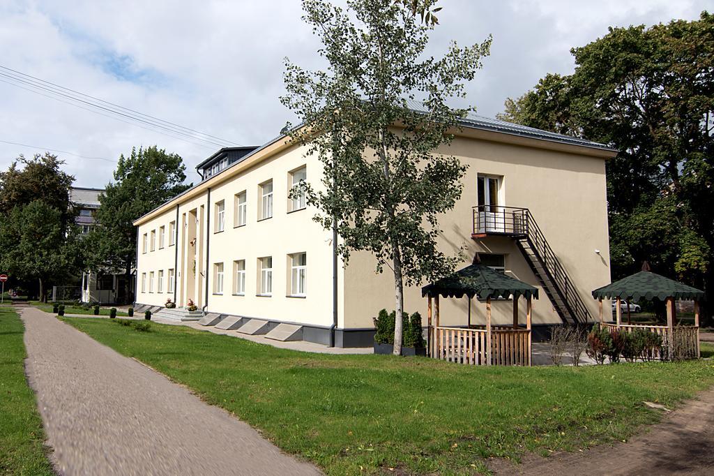 Happy Hotel Riga Bagian luar foto