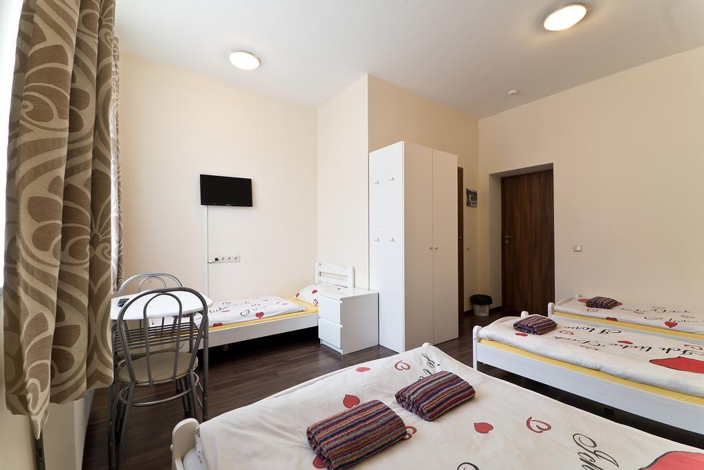 Happy Hotel Riga Bagian luar foto