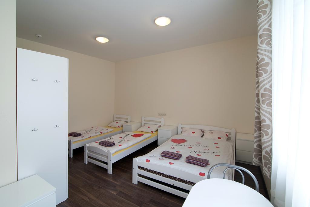 Happy Hotel Riga Bagian luar foto