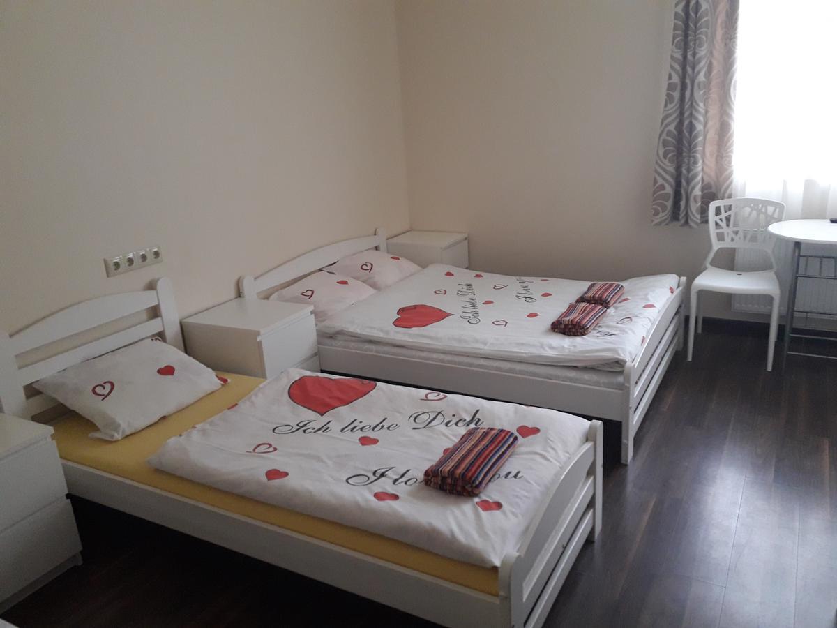 Happy Hotel Riga Bagian luar foto