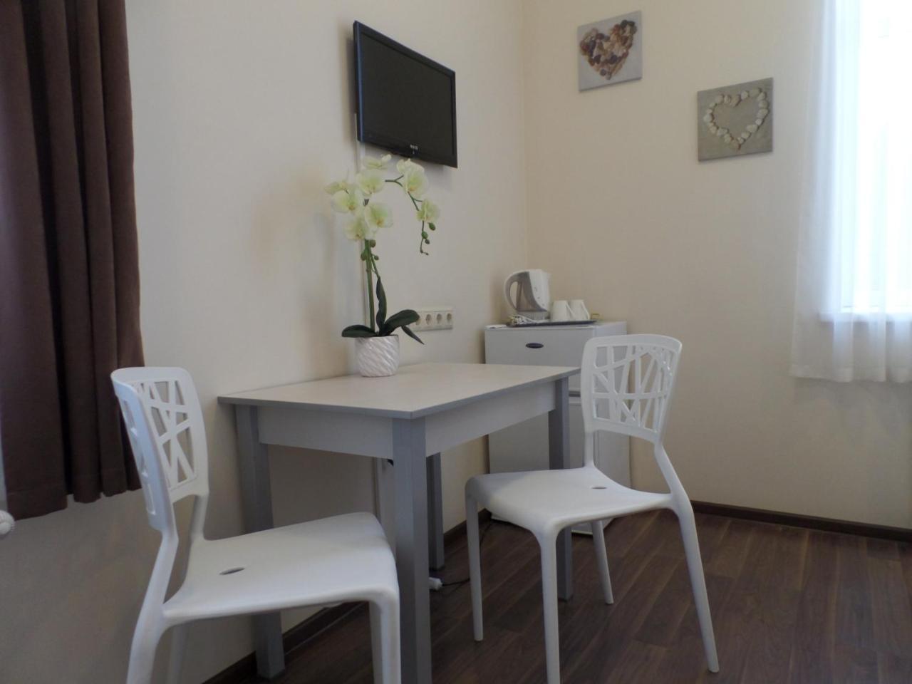 Happy Hotel Riga Bagian luar foto