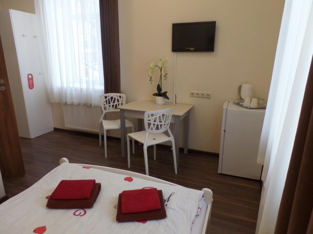 Happy Hotel Riga Bagian luar foto